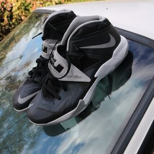 Nike Zoom Soldier VII LeBron James Black/Gray